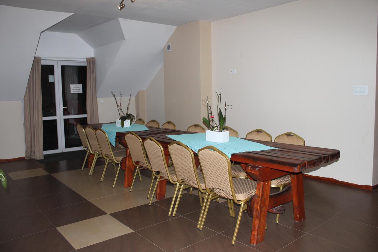 Gosciniec Legenda Hotel Wyszogrod Buitenkant foto