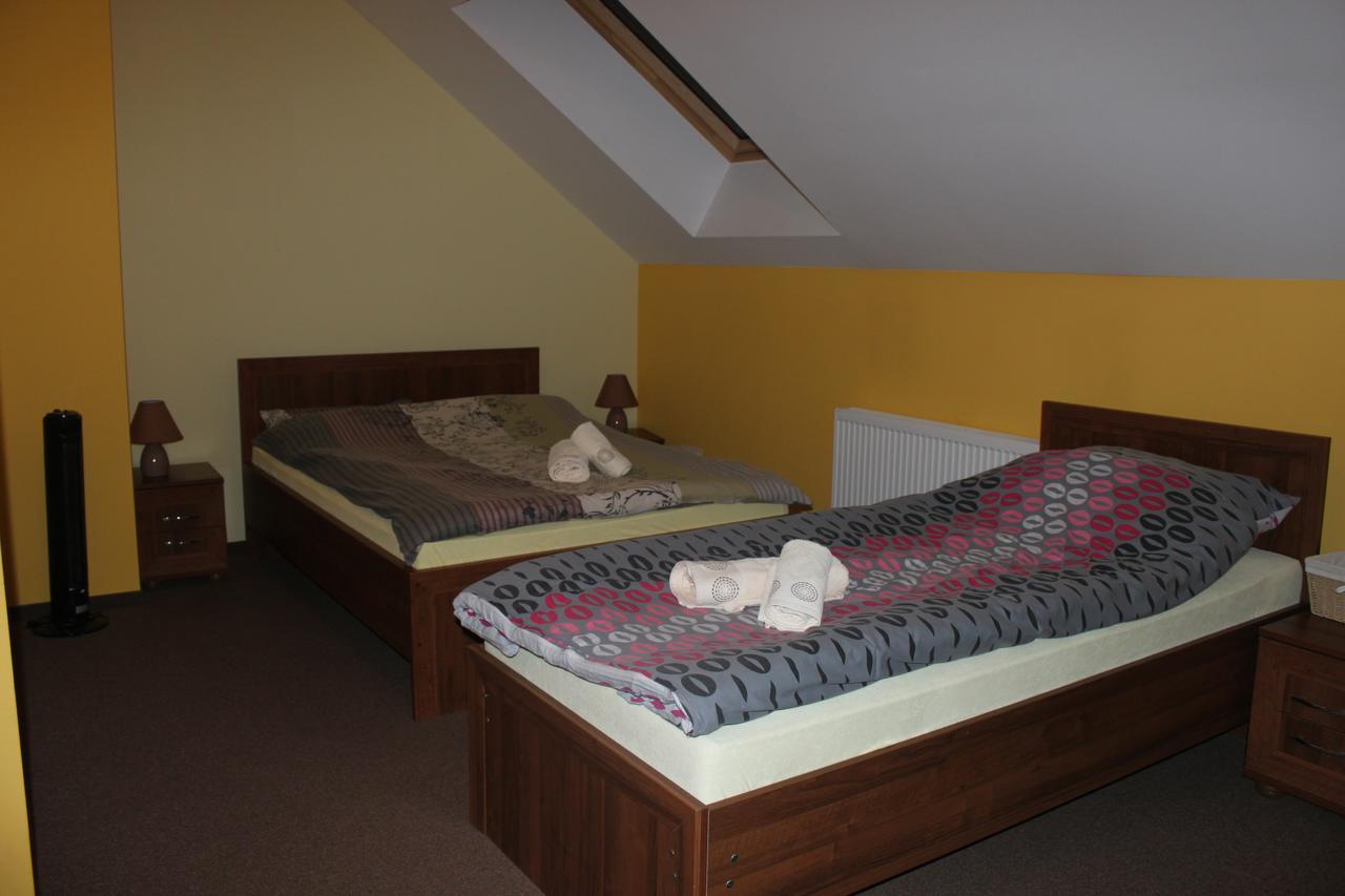 Gosciniec Legenda Hotel Wyszogrod Buitenkant foto