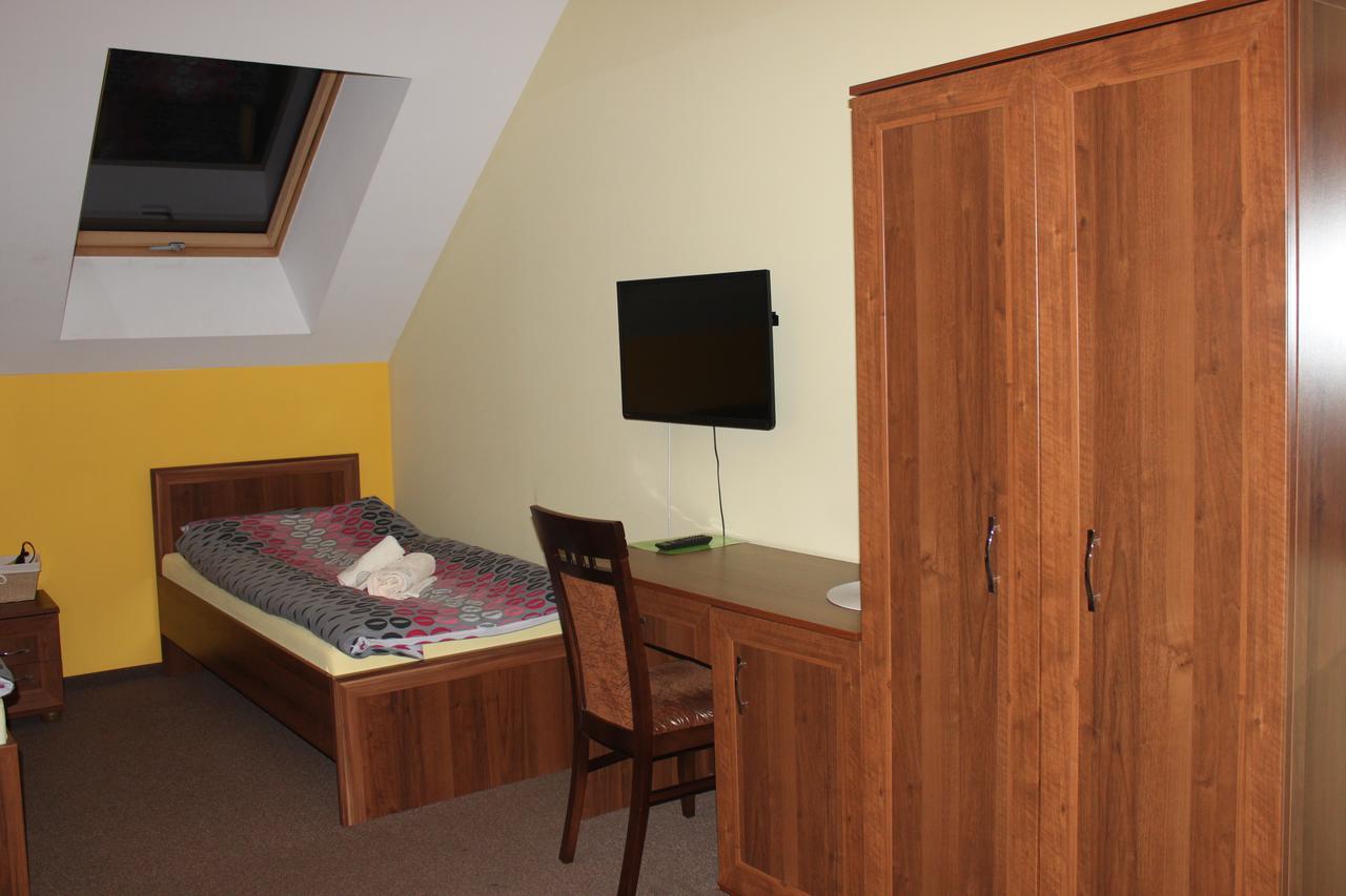 Gosciniec Legenda Hotel Wyszogrod Buitenkant foto