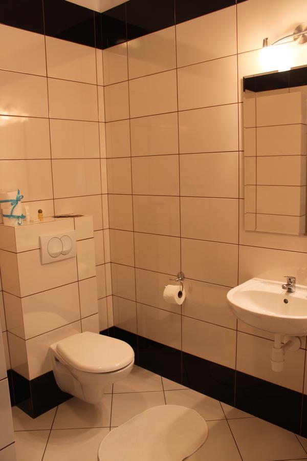 Gosciniec Legenda Hotel Wyszogrod Buitenkant foto